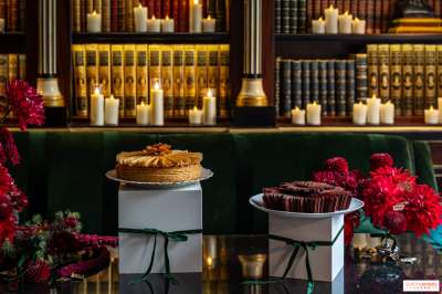 Рождественское полено 2025 года от шеф-кондитера La Réserve Paris - Hotel and Spa Жордана Тальб